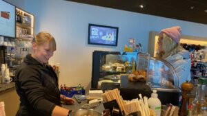 Read more about the article Bistromitarbeiter/-innen